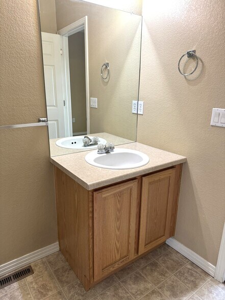 Building Photo - 9558 Pearl Cir