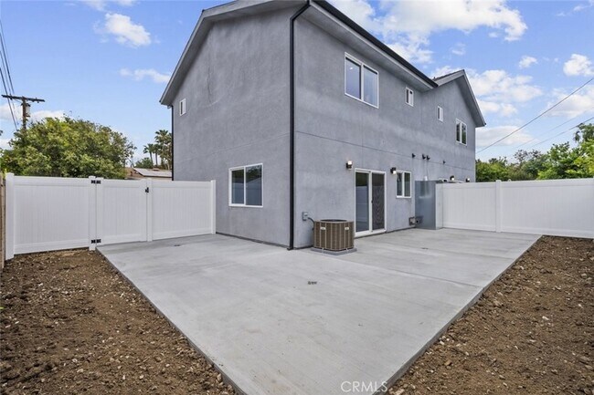 Building Photo - 15834 Eccles St