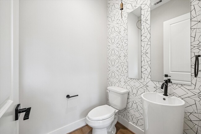 Building Photo - 520 Janisch Rd