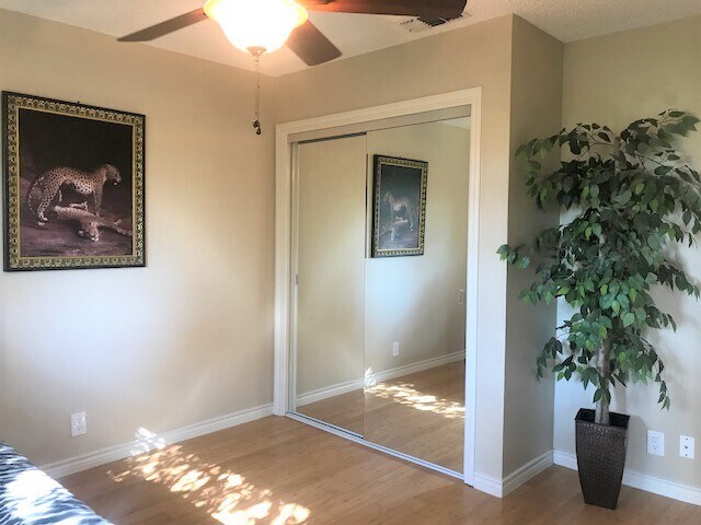 Building Photo - 9810 Lake Ridge Dr