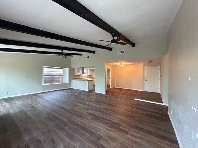 Building Photo - 3BED/2BATH Home for lease! Available Now in Live Oak!