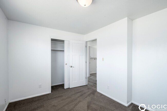 Building Photo - 266 N 300 W
