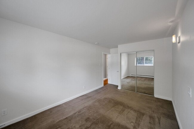 Building Photo - Charming 2BR Condo in Denver