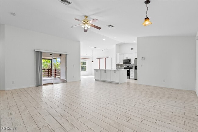 Building Photo - 2613 39th St SW