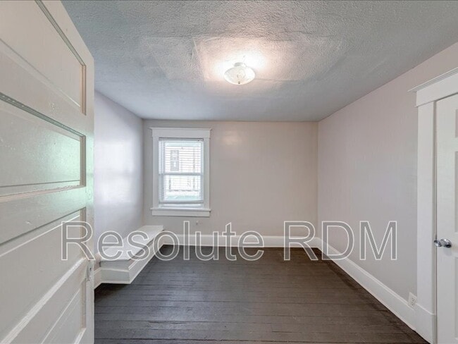 Building Photo - 1624 Yandes St