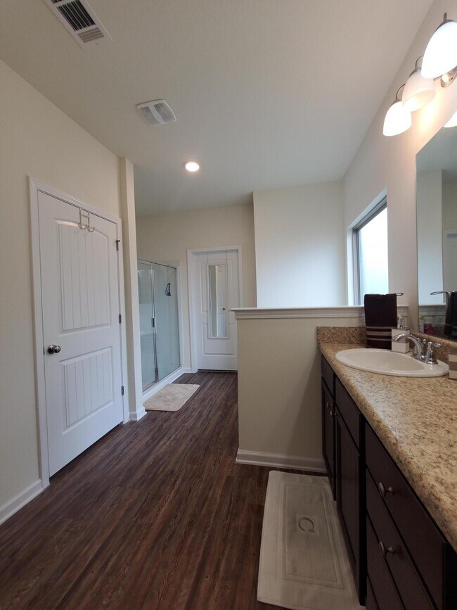 Building Photo - 329 Merlin Ct