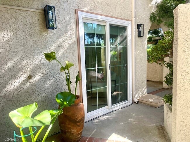 Building Photo - 26592 Las Palmas