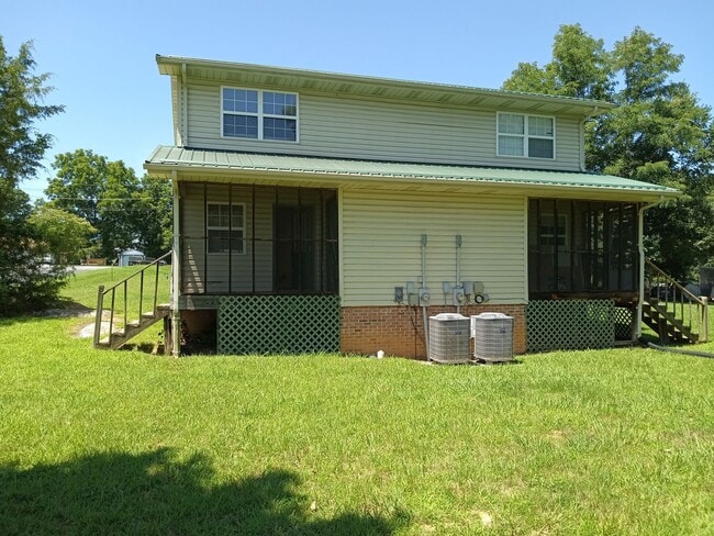 Building Photo - 2 Bedroom / 2 Bath Duplex Gray, TN 37615