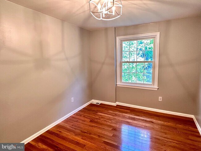 Building Photo - 4311 Cedarlake Ct