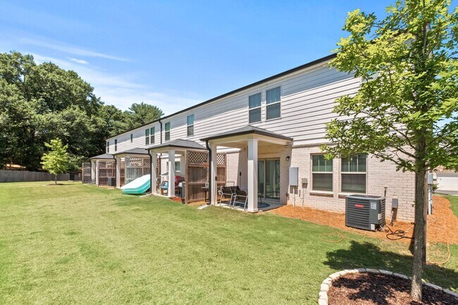 Building Photo - Gorgeous 3 BR/2.5 BA Townhome in Marietta-...