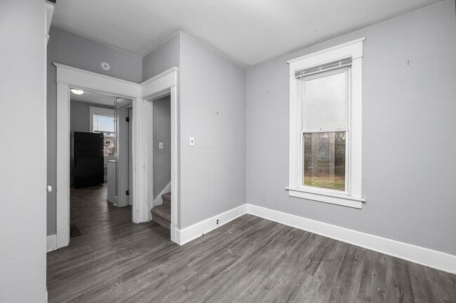 Building Photo - 1321 W 13th St