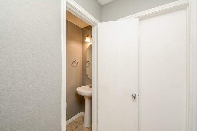 Building Photo - 22951 Twisting Pine Dr