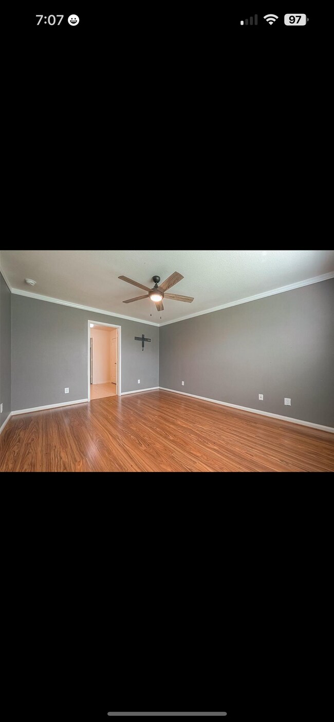 Building Photo - 18954 Ranchcrest Dr