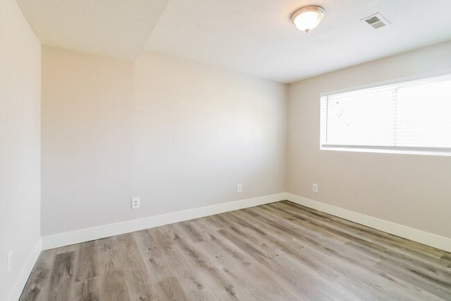 Building Photo - 5408 Hunter Dr
