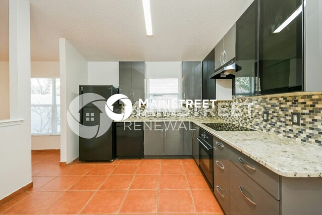 Building Photo - 3 Bedroom Pet-Friendly Home in Orlando, FL with Main Street Renewal