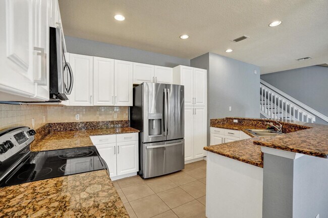 Building Photo - 6105 Grand Cypress Cir W