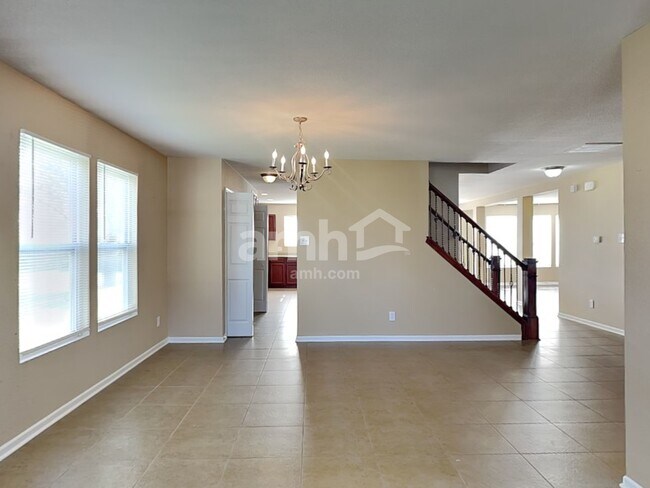 Building Photo - 7927 Newhall Way