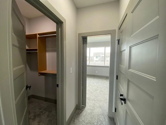 Building Photo - 2279 S Chateau Ct