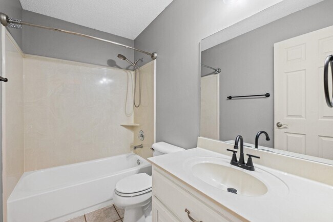 Building Photo - 713 Elizabeth Dr