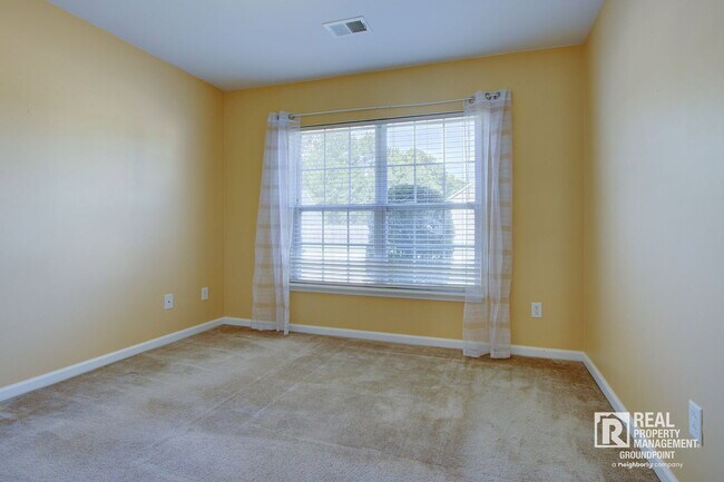 Building Photo - 97 Avonshire Dr