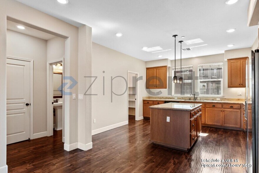 Building Photo - 25937 Dollar St