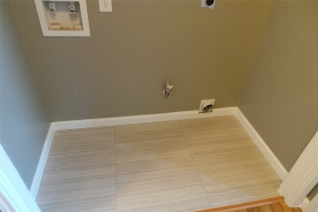 Building Photo - 4918 Sterling Crossing