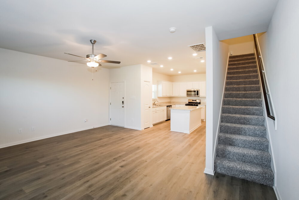 Building Photo - 204 Marsh Ln