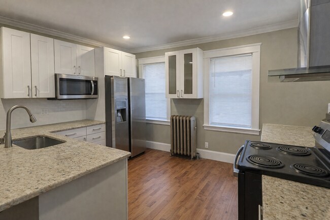 Building Photo - 131 Providence St