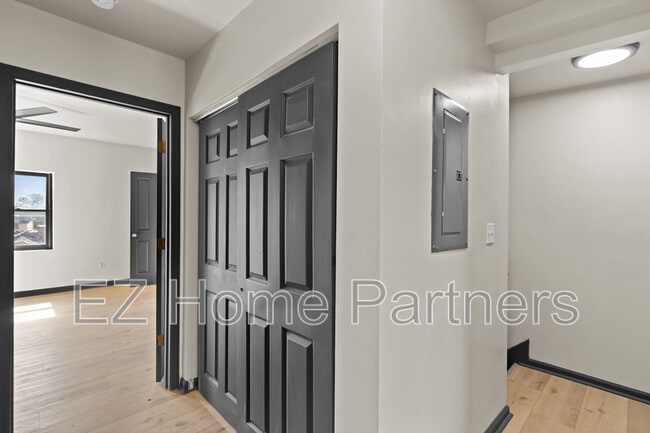 Building Photo - 2317 Indiana Ave