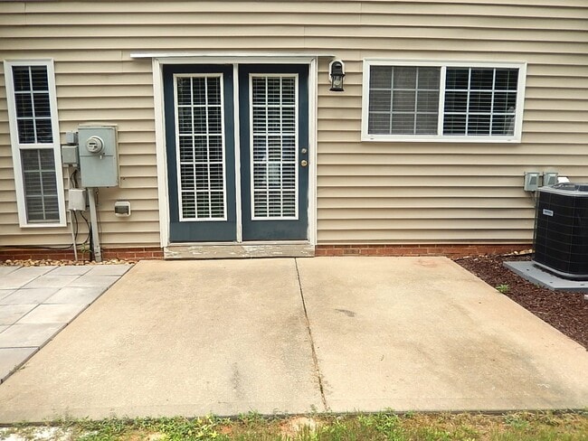 Building Photo - 3335 Archdale Dr