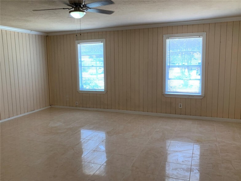 Building Photo - 4631 Timberwood Dr