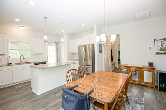 Building Photo - "Spacious 4 Bed, 2.5 Bath Rental in Vass, ...