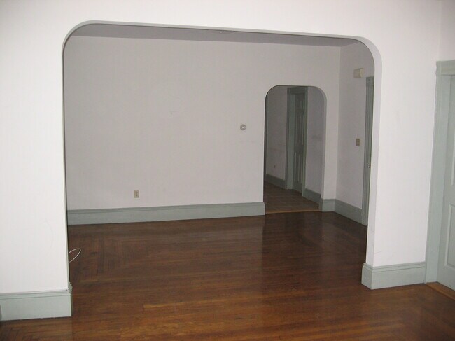 Building Photo - 3-2 Wendell St