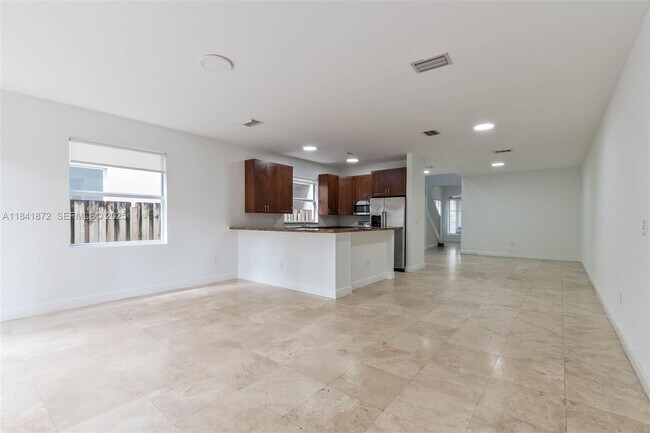 Building Photo - 3133 Hibiscus St