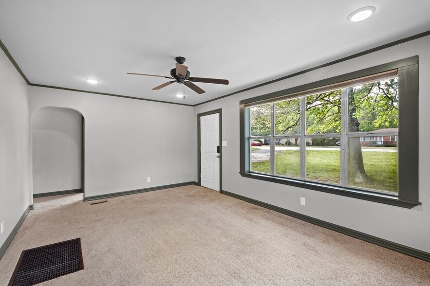 Building Photo - 2228 W Wedington Dr