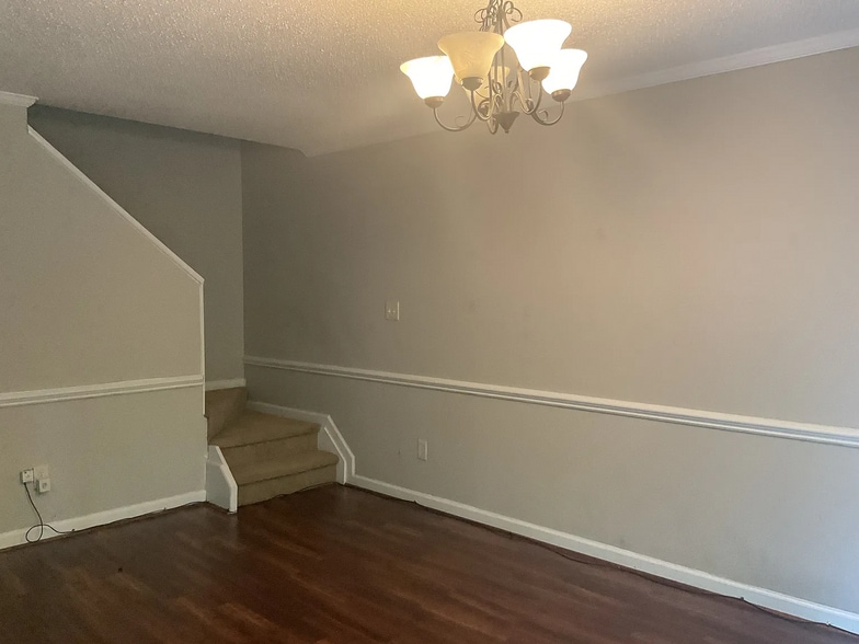Building Photo - 816 Green Ridge Dr