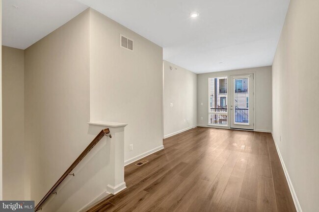 Building Photo - 2508 Neabsco Common Pl