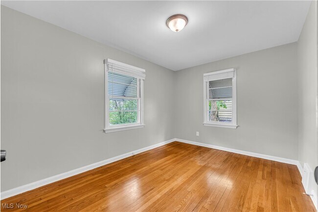 Building Photo - 1171 Hilltop Dr