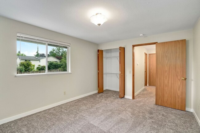 Building Photo - 3 Bedroom Home in Lake Stevens!