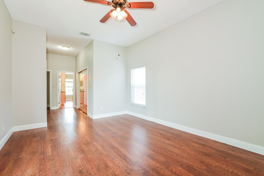 Building Photo - 14813 Lone Eagle Dr