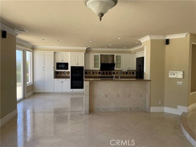 Building Photo - 28592 Point Loma