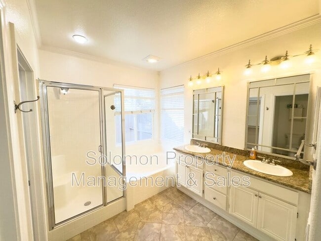 Building Photo - 6076 Paseo Carreta