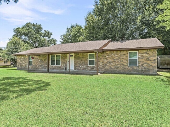 Building Photo - 620 Blueberry St