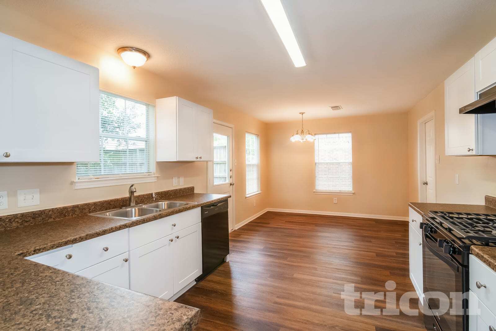 Building Photo - 3703 Bent Springs Ln