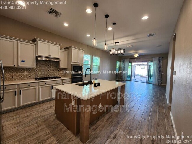 Building Photo - 3558 E Arabian Dr