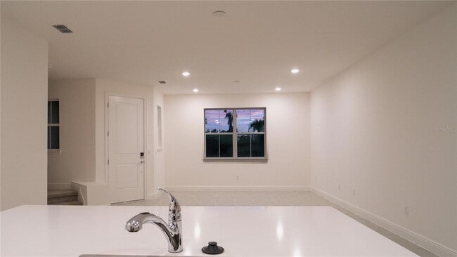 Building Photo - 4867 Cross Pr Pkwy