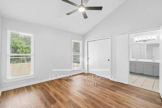 Building Photo - 3118 Bear Springs Dr