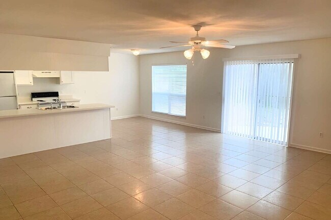 Building Photo - Charming Brick Home in a Cul-de-Sac!