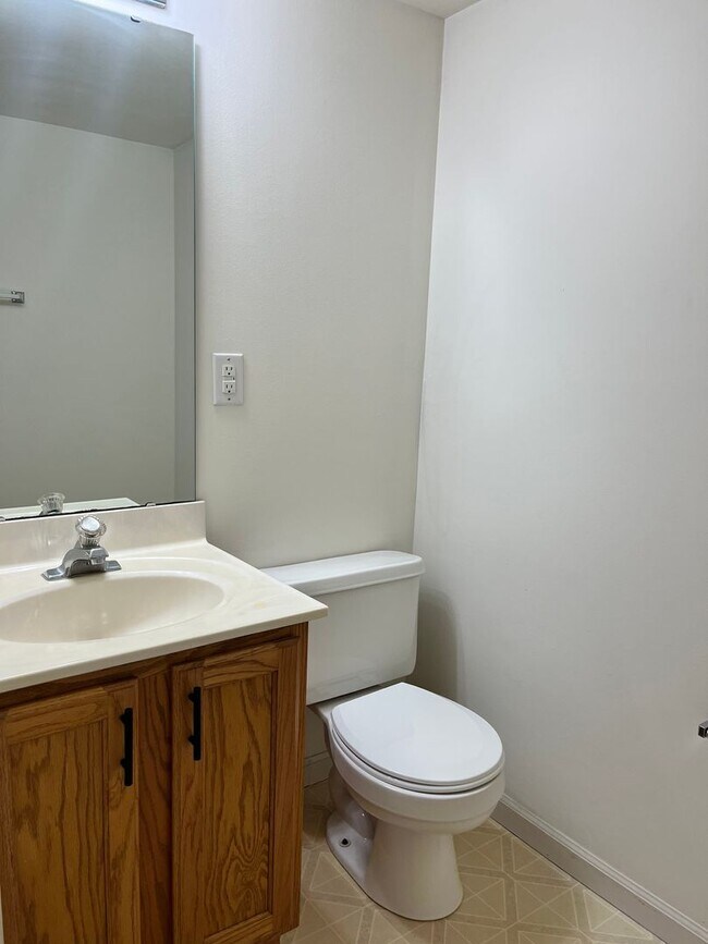 Building Photo - 55 Monterey Cypress Dr