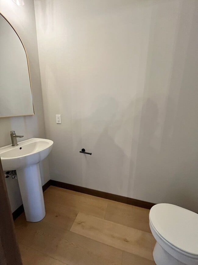 Building Photo - Newly Built 3 Bed/2.5 Bath Townhome in Aspen Ridge!